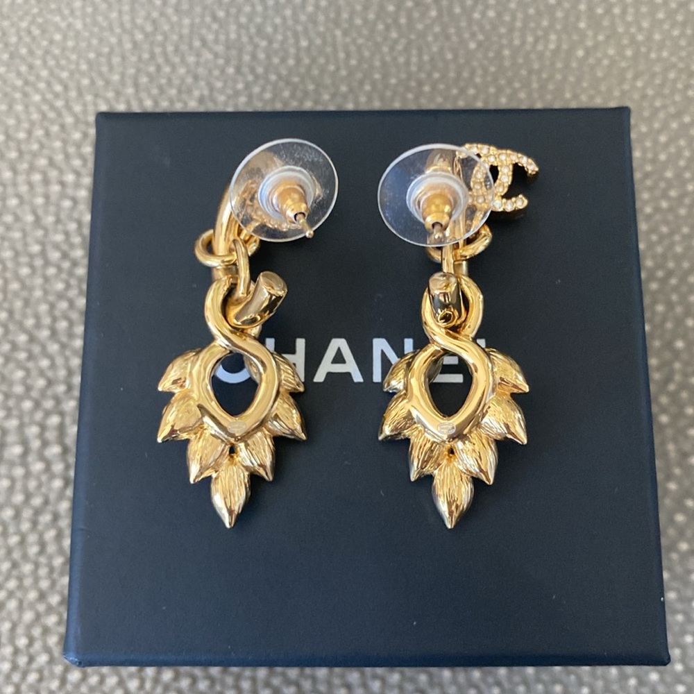 Chanel Earrings - Authentic NIB - Picture 3 of 4